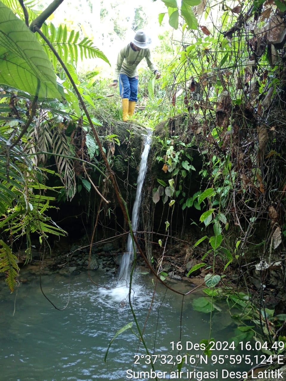 Air Terjun Desa Latitik
